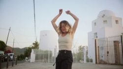 Dimitri Vegas & Like Mike vs David Guetta – Complicated ft. Kiiara