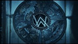Alan Walker – All falls down ft. Noah Cyrus, Digital Farm Animals & Juliander