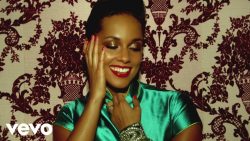 Alicia Keys – Girl on fire