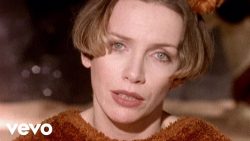 Annie Lennox – A whiter shade of pale