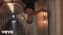 Ariana Grande – No tears left to cry