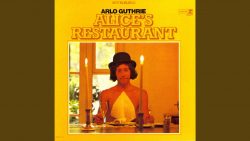 Letra de Arlo Guthrie - Alice's Restaurant Massacree