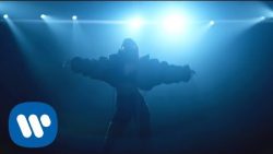 Charli XCX – Blame it on your love ft. Lizzo