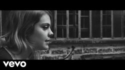 Coeur de Pirate – Oublie-moi