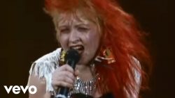 Cyndi Lauper – Money changes everything