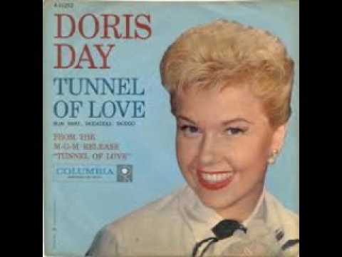 Doris Letras Doris Day - Tunnel of love - Letra traducida