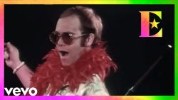 Elton John – Step into Christmas