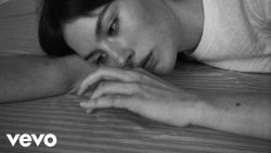 Gracie Abrams – Amelie