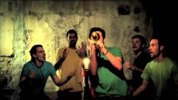 La Pegatina – Non é facile