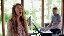 Lauren Daigle – How can it be