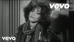 Whitney Houston – I wanna dance with somebody