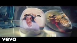 Michael Jackson – Behind the mask