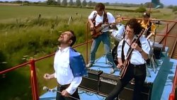 Queen – Breakthru