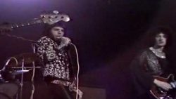 Queen – Keep yourself alive