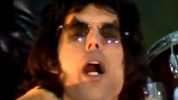 Queen – We will rock you