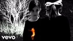 Queens of the Stone Age – Burn the witch