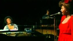 Roberta Flack – Killing me softly with his song