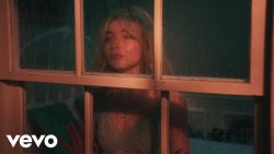 Sabrina Carpenter – Skin