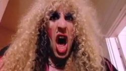 Twisted Sister – We’re not gonna take it