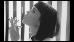 Winona Oak – He don’t love me